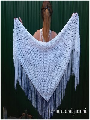cover image of Triangular handkerchief crochet pattern